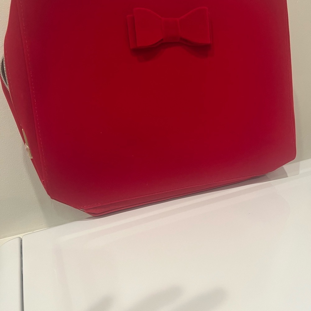 Estée Lauder Chic Red with Bow Detail - Picture 3 of 6
